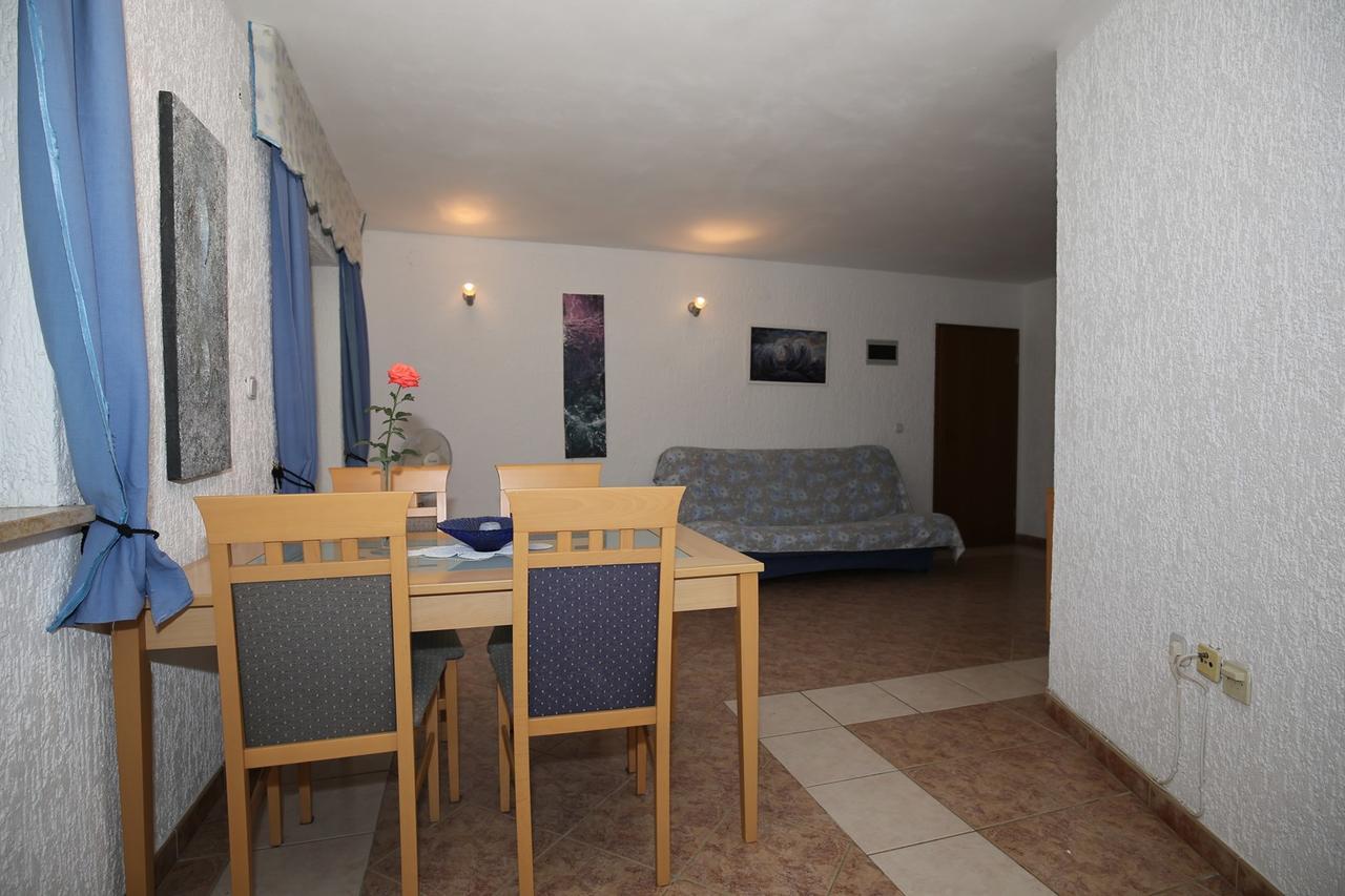 Apartments Coki Funtana Esterno foto